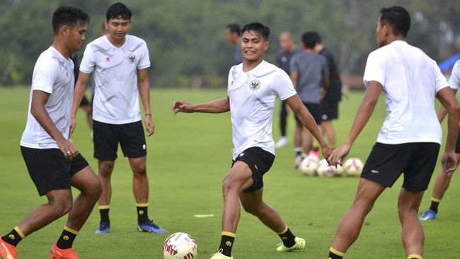 Latihan Fisik Pemain Timnas Indonesia Jelang Piala AFF 2024