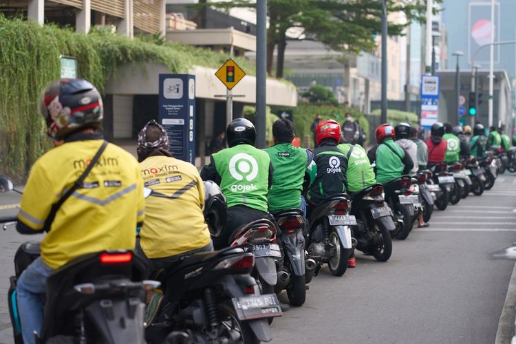 Prabowo Perintahkan Perusahaan Ojek Online Berikan THR ke Pengemudi
