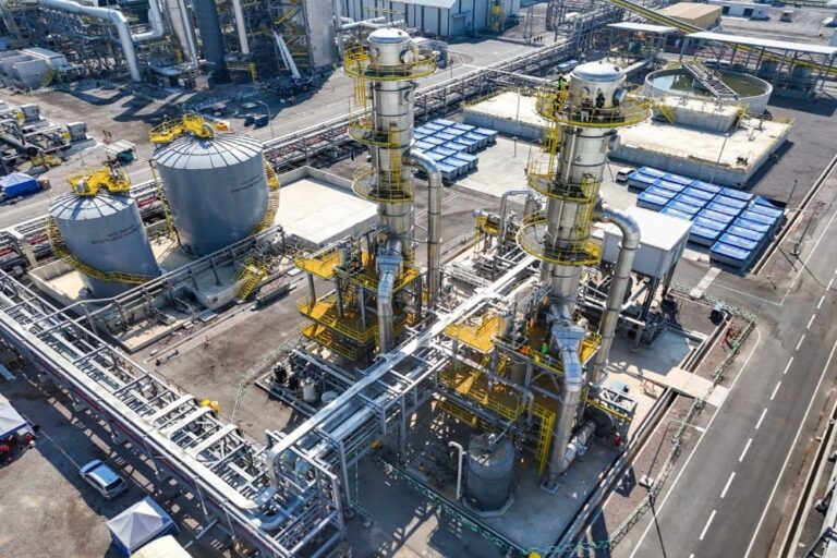 Prabowo Subianto Resmikan Smelter Emas Terintegrasi Pertama di Dunia